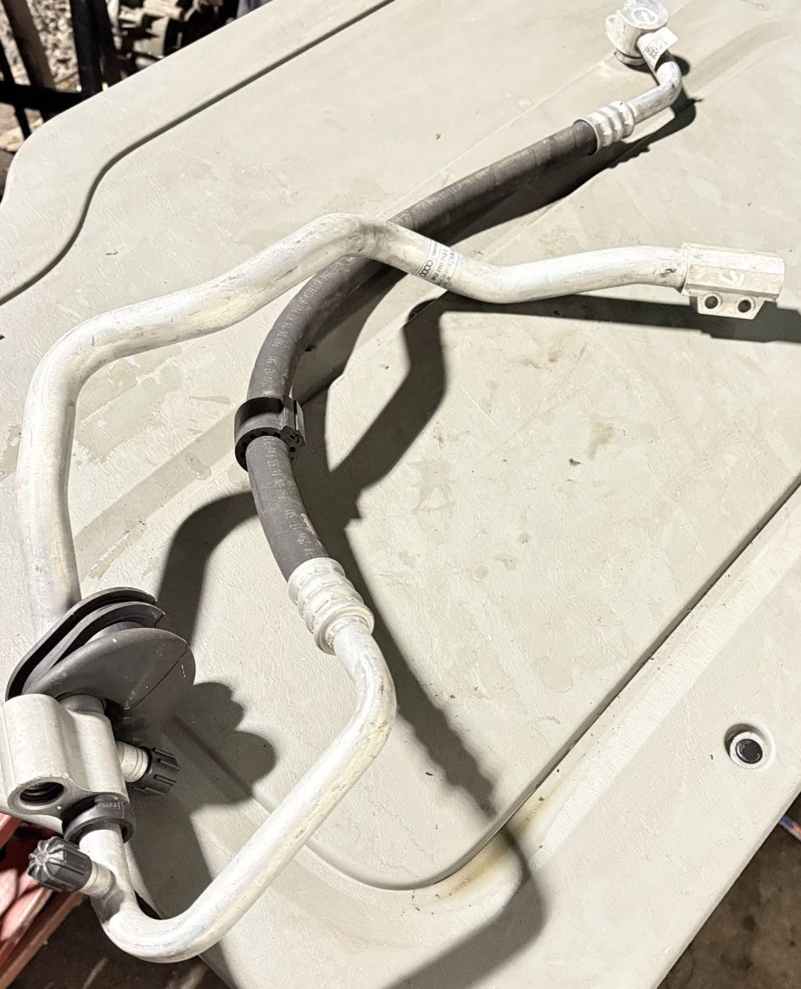 AUDI A4 B8 2.0 TDI 100kW Air Con A/C Pipe Hose 8K0260707S 2011