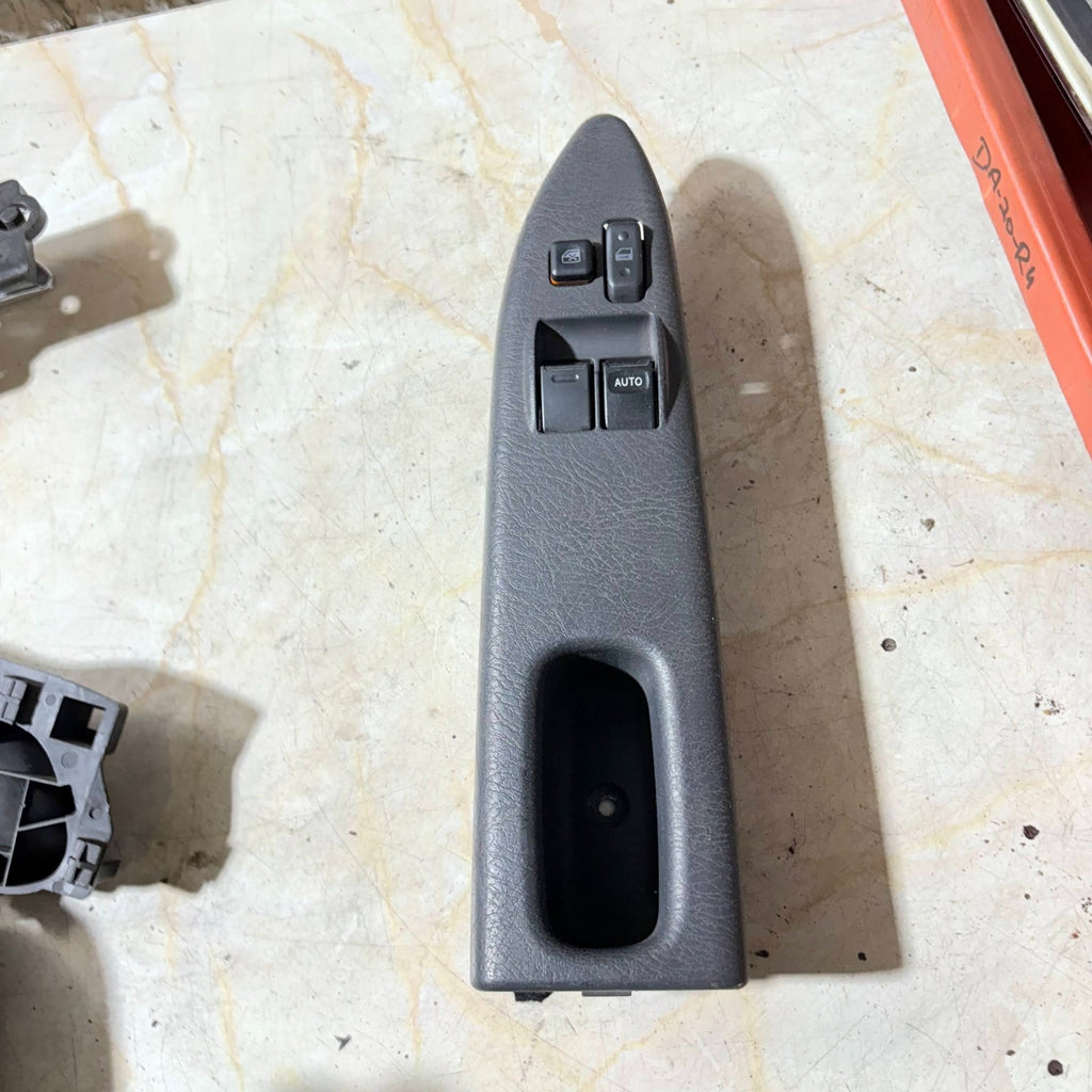 TOYOTA D4D FRONT DRIVER SIDE WINDOW CONTROL SWITCH