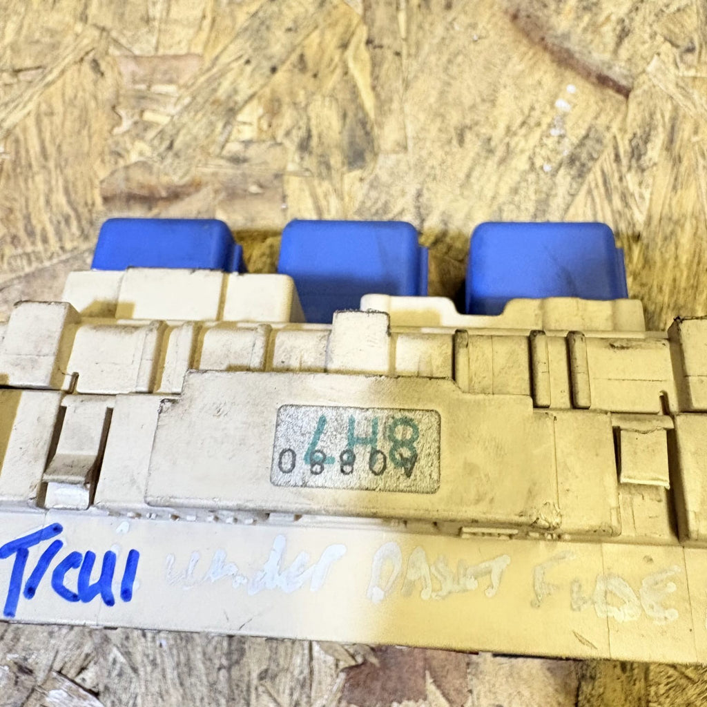 Nissan Xtrail 2001-2007 Under Dash Fuse Box