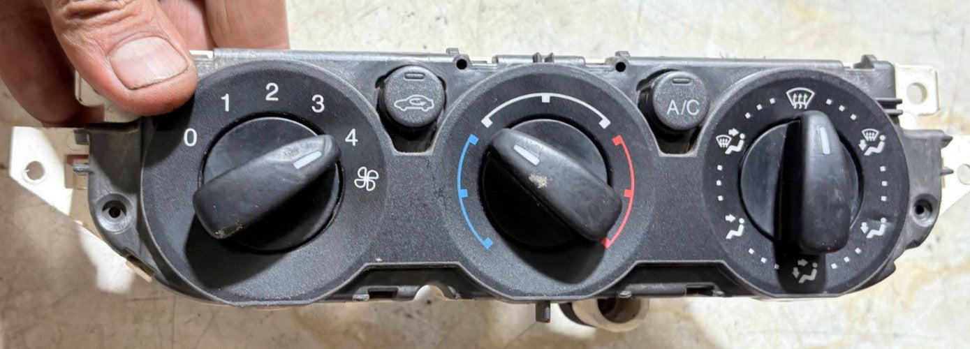 Ford Focus C‑Max Heater/Air Con Control Panel 3M5T‑19980‑AD 2003‑2010