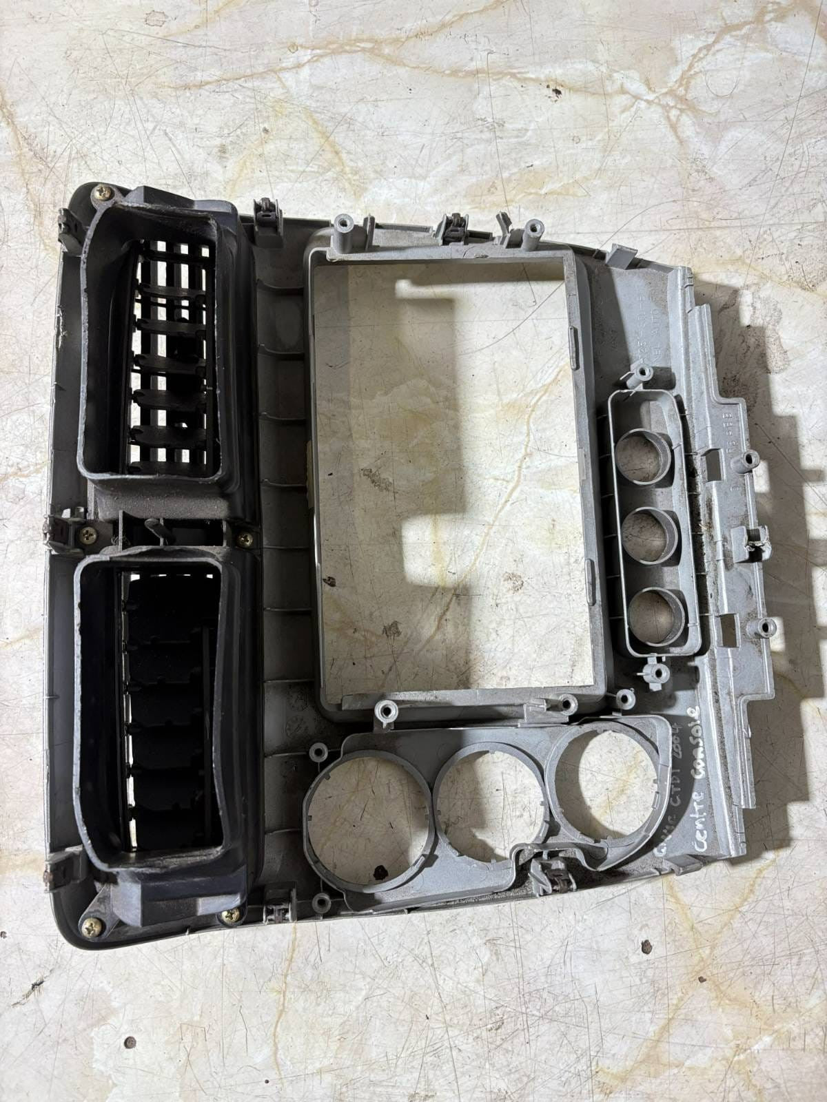 Honda Civic Mk 7 stereo surround trim Dash Air Vent 77251-S6D-E010 03-05 2004