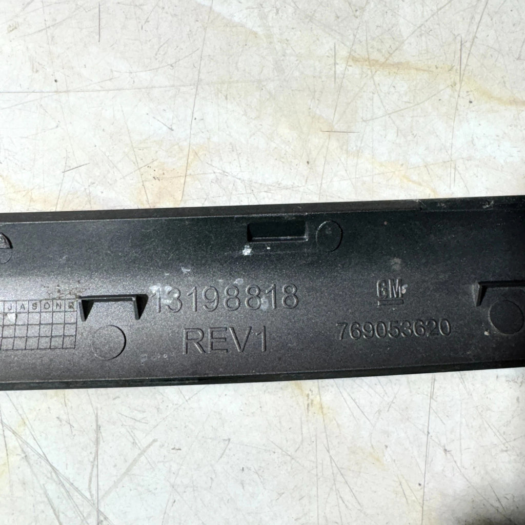 VAUXHALL VECTRA C 05-08 SRI 1.9 CDTI GLOVE BOX DASH TRIM 13198818 769053620