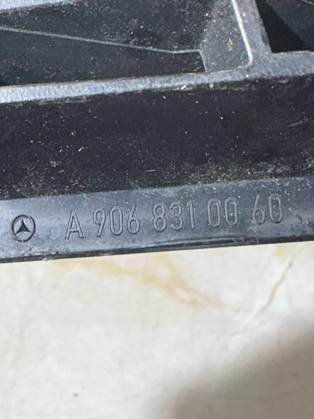 MERCEDES SPRINTER 2006-2008 W906 Dashboard Top Air Vent Grille A9068310060