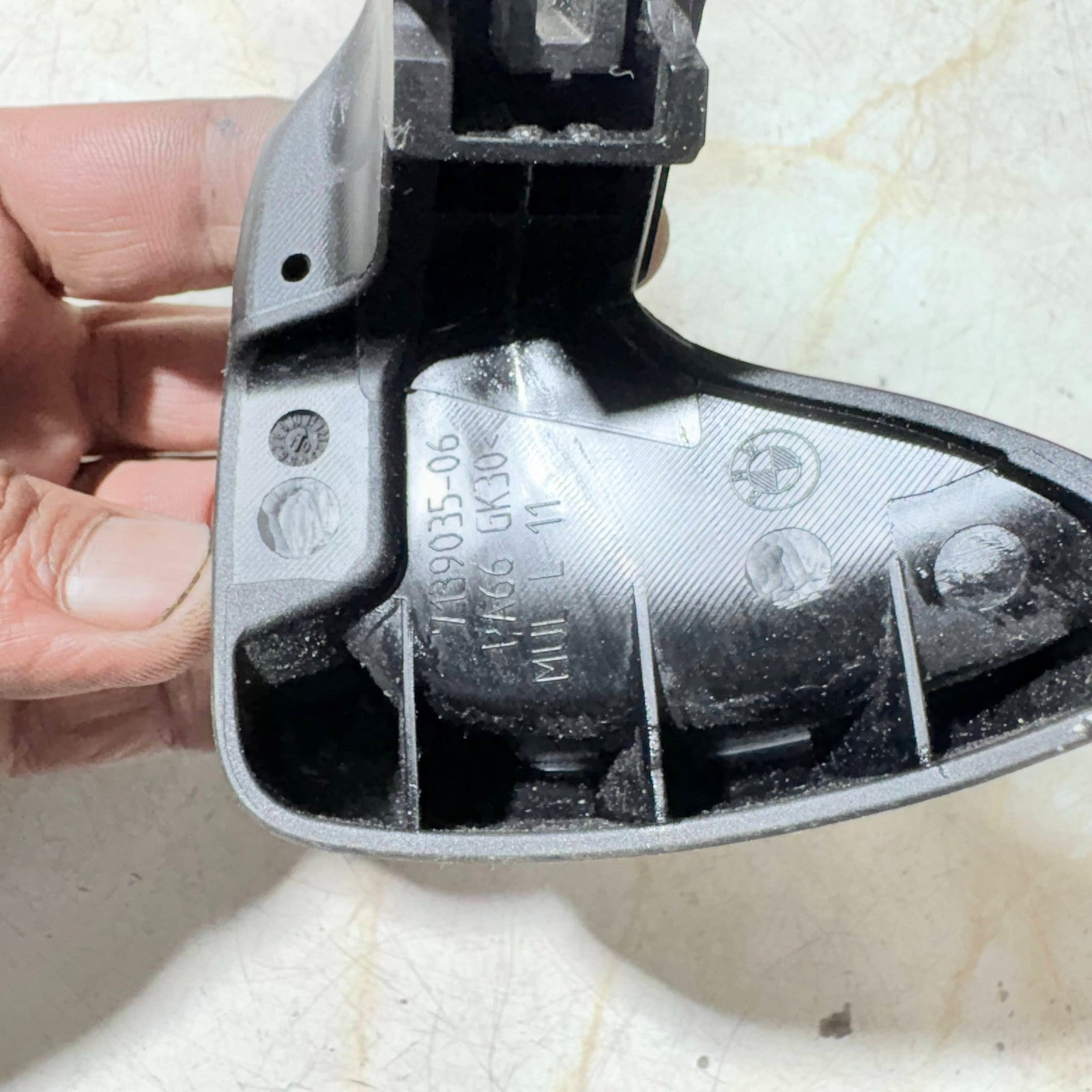 7139035-06 BMW 3 Series E90 (2009) Left Ant Seat Control Handle