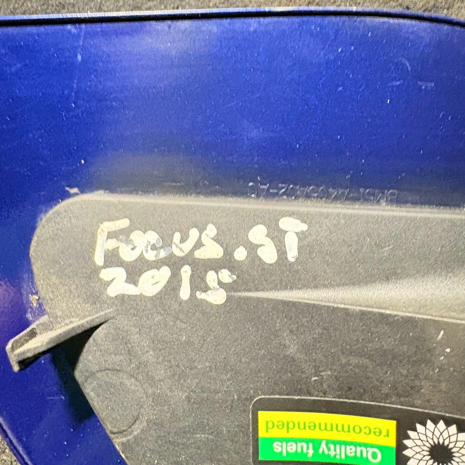 BM51-A405A02-AC FORD FOCUS FUEL FLAP BLUE 2015