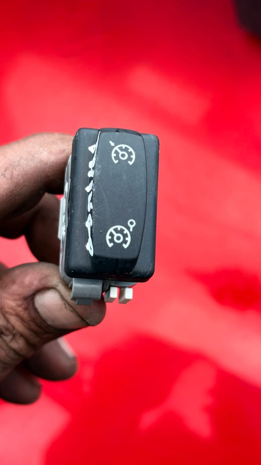 2012 RENAULT TWINGO 3DR OVERRUN SPEED CONTROL SWITCH 107841C