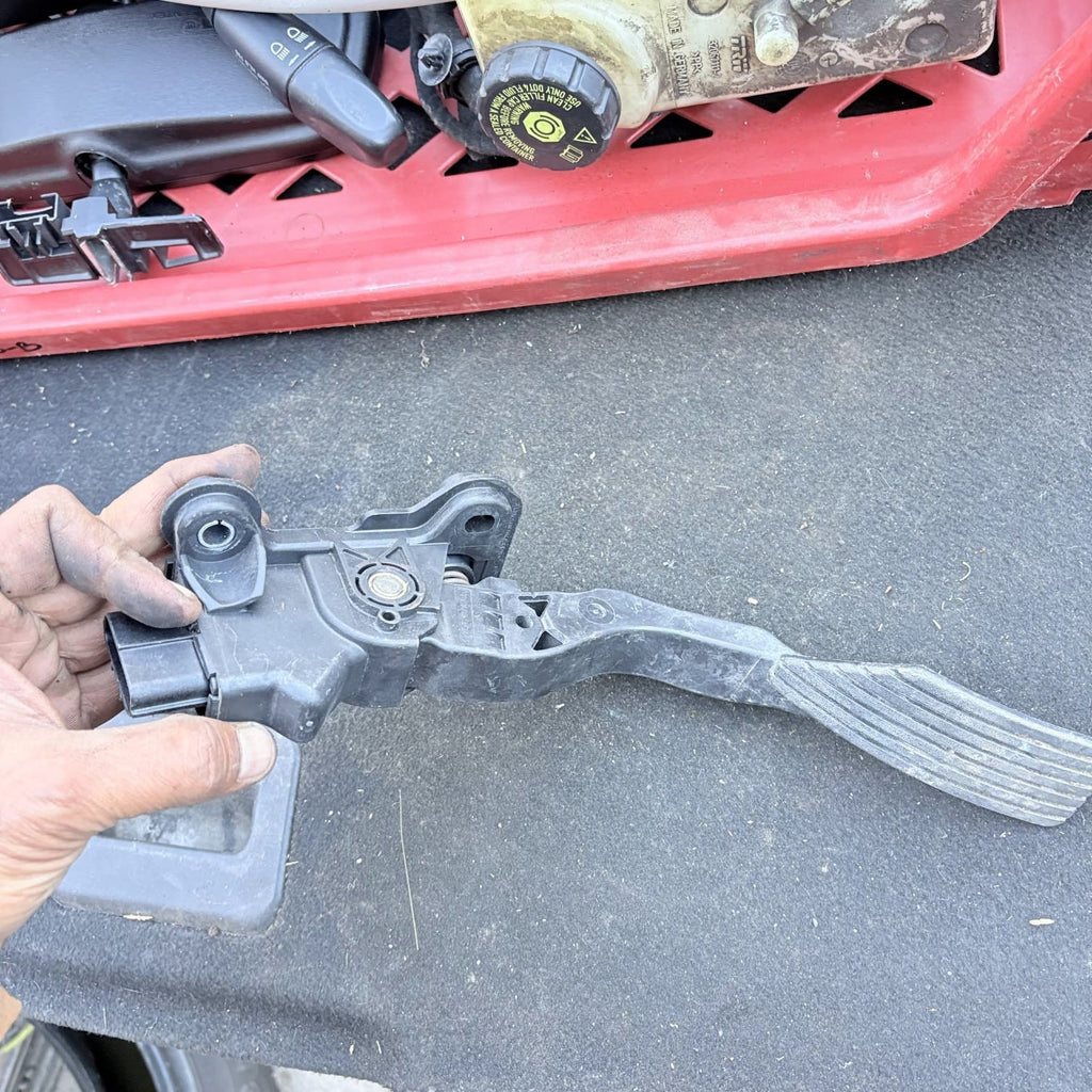 2006 JEEP PATRIOT THROTTLE ACCELERATOR PEDAL 04891586AB