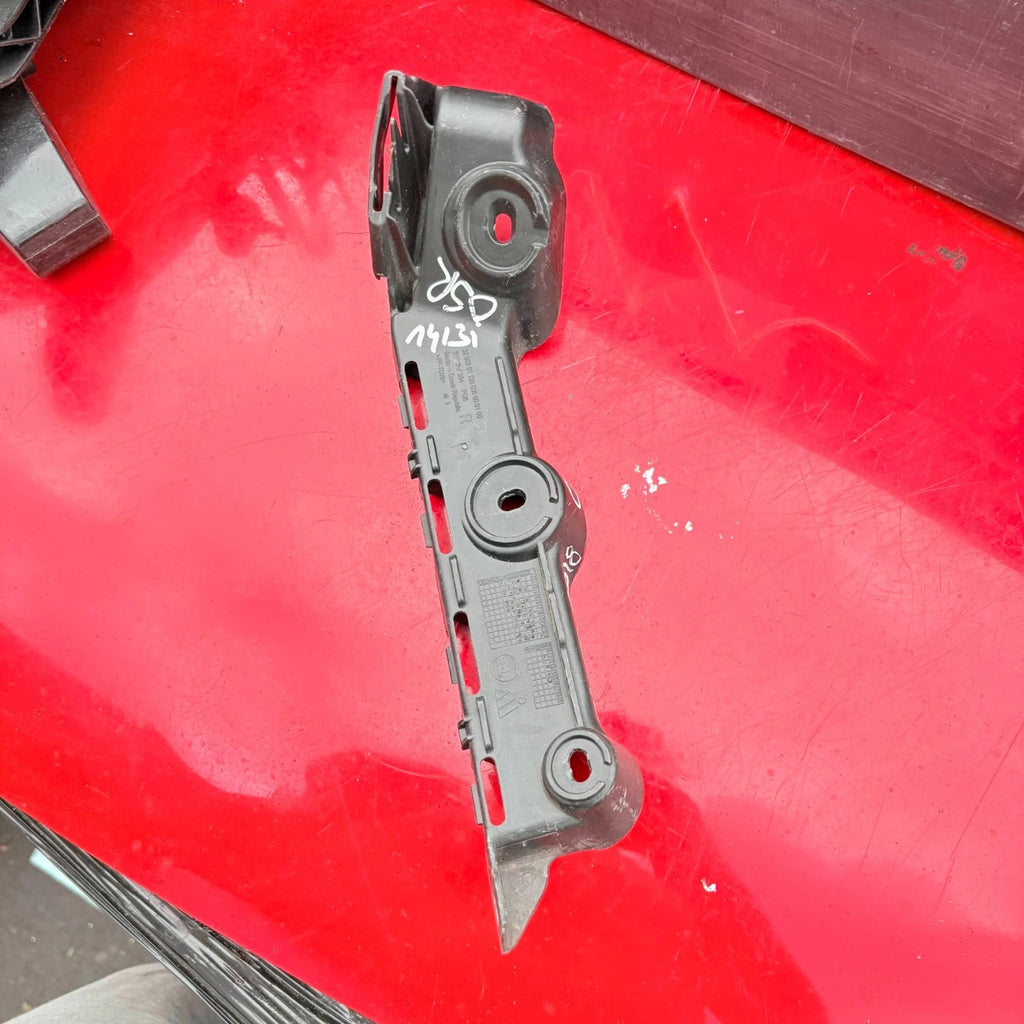 Skoda Fabia Rear Bumper Right Side Bracket 2018 6V9807394