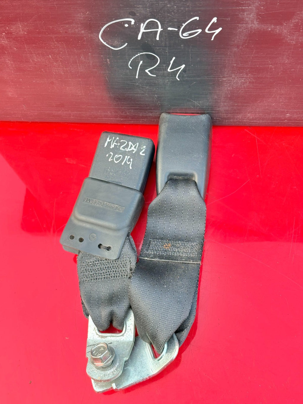 Mazda 2 Rear Right Seat Belt Buckle Stalk T20155B (DE) 2007-2014