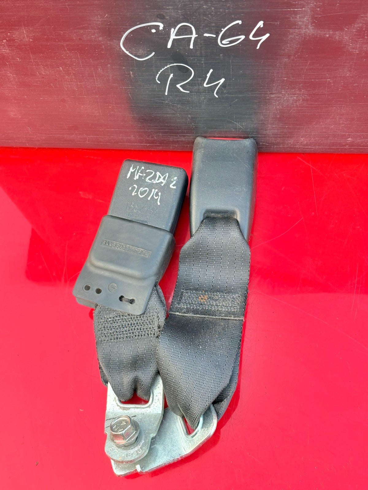 Mazda 2 Rear Right Seat Belt Buckle Stalk T20155B (DE) 2007-2014