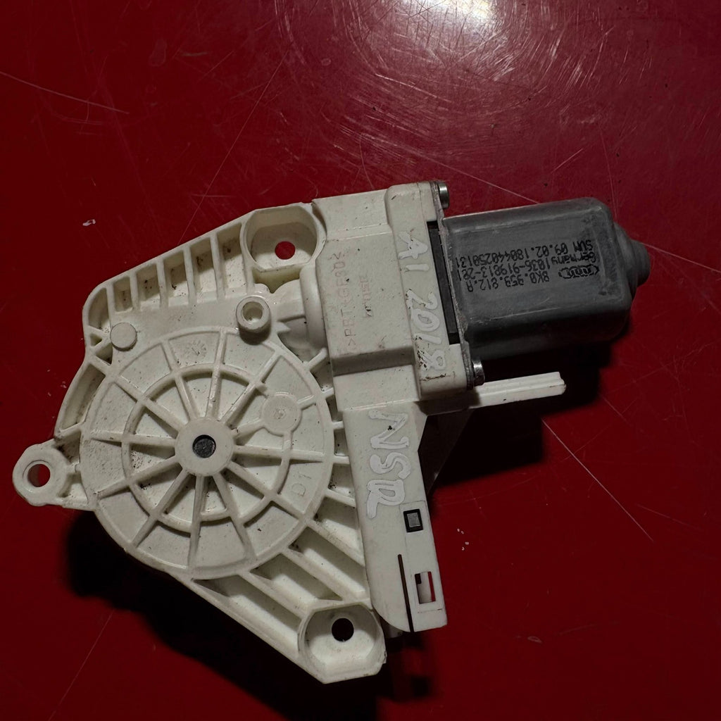 AUDI A1 2015-18 NEARSIDE LEFT REAR DOOR WINDOW MOTOR (5 DOOR) 8K0959812A