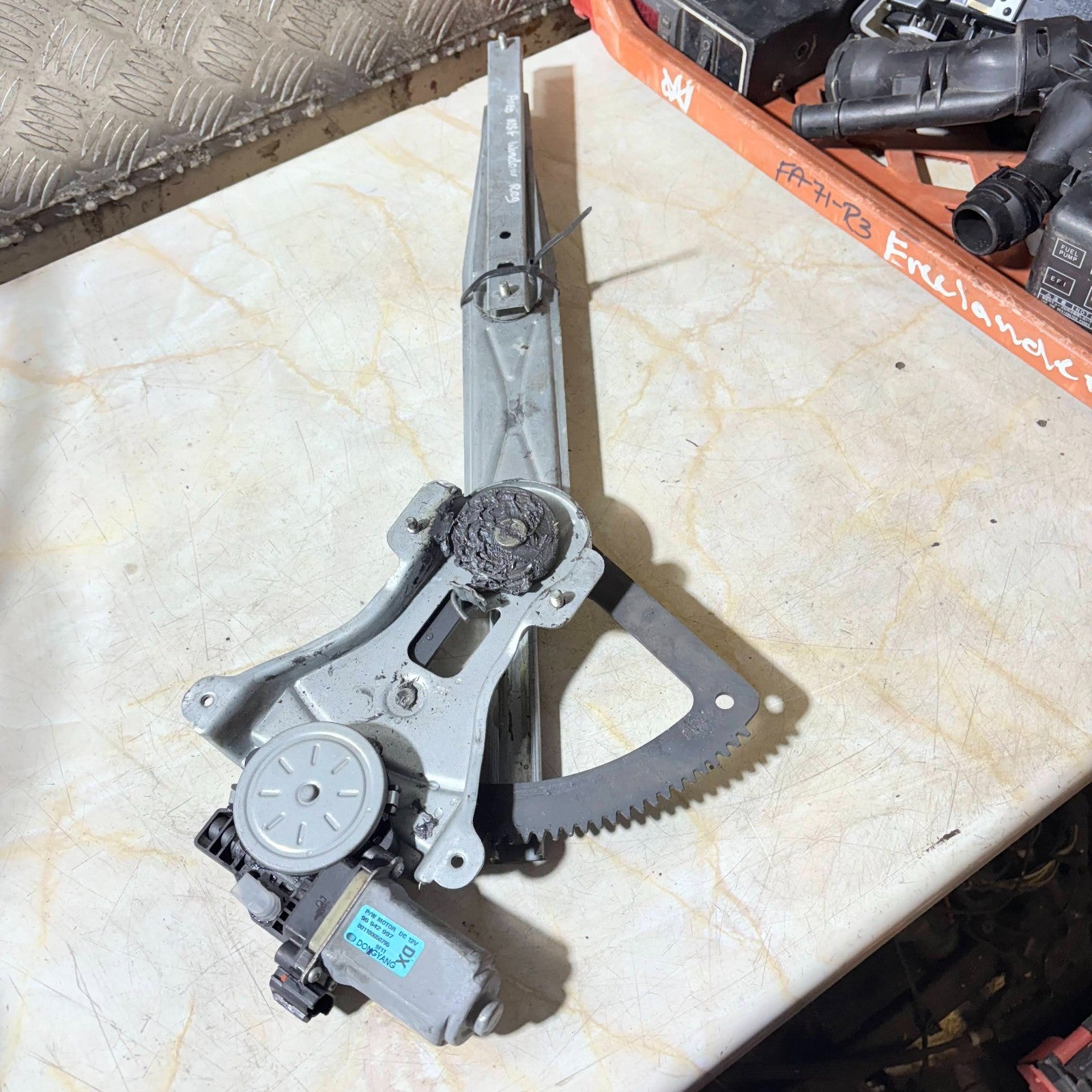 Chevrolet Aveo 2008-2011 Front Left Window Motor & Regulator NSF 96942997