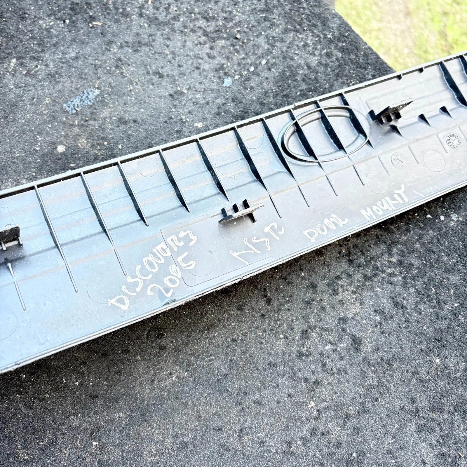 LAND ROVER DISCOVERY 3 INTERIOR LEFT SIDE STEP TRIM SILL 2004-2009