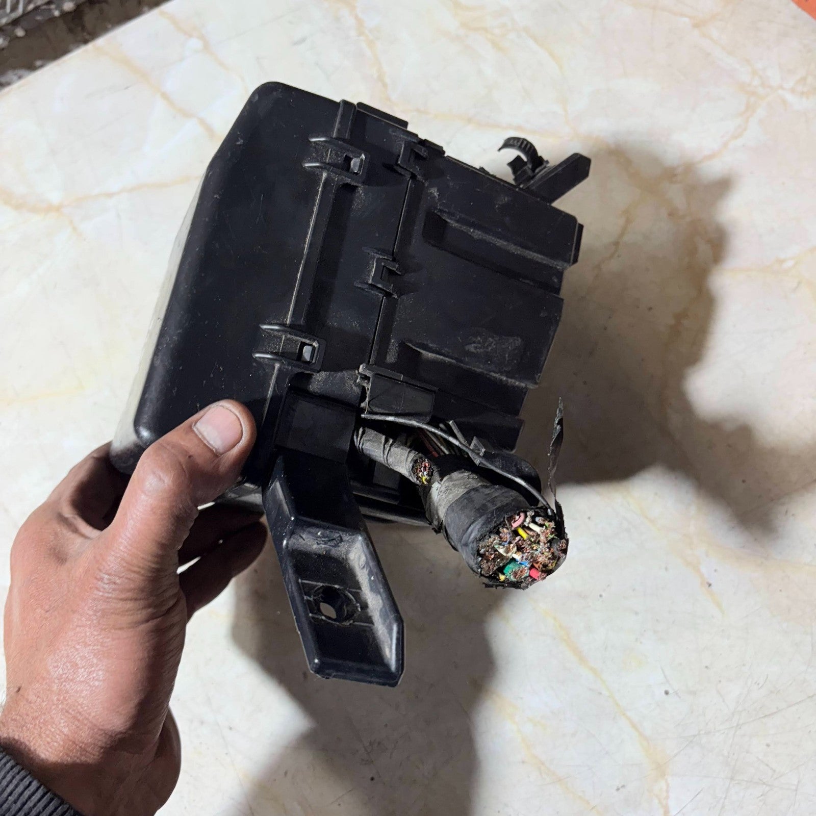 Suzuki SX4 Mk1 2006-2014 Engine Bay Fuse Box 1.6 Petrol