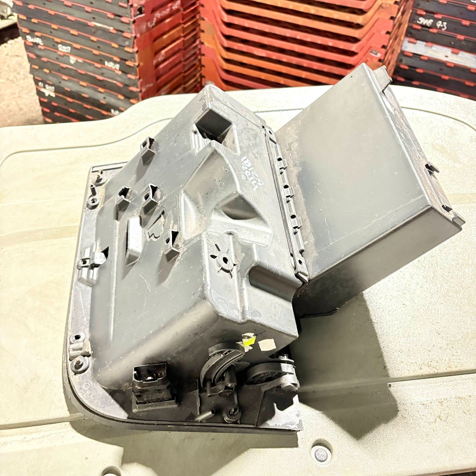 SEAT IBIZA GLOVEBOX STORAGE COMPARTMENT 6J2.857.103A 2009-2015