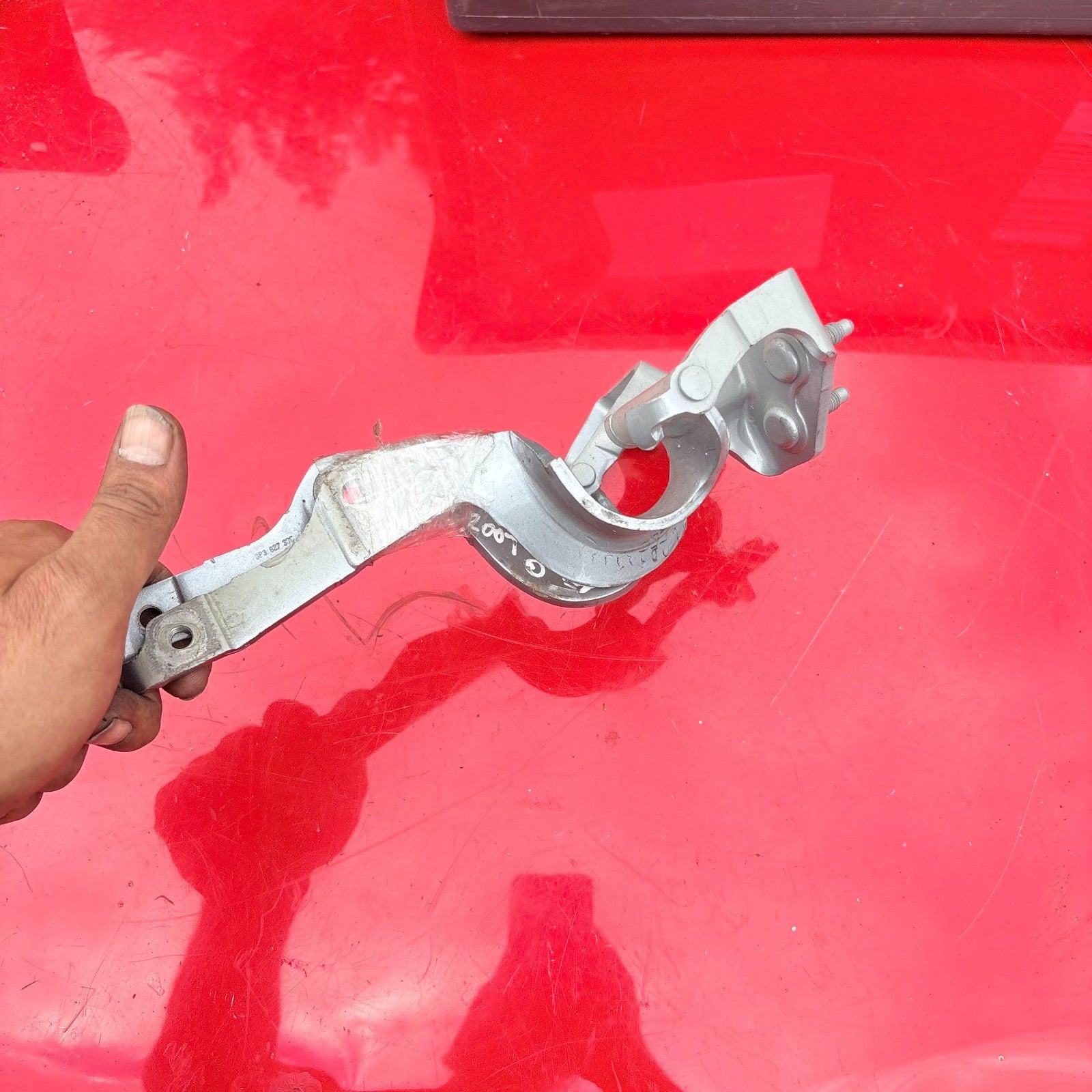 Audi A3 S3 8P 3 Door Hatchback RH Tailgate Boot Lid Hinge 8P3827300B 2004-2013