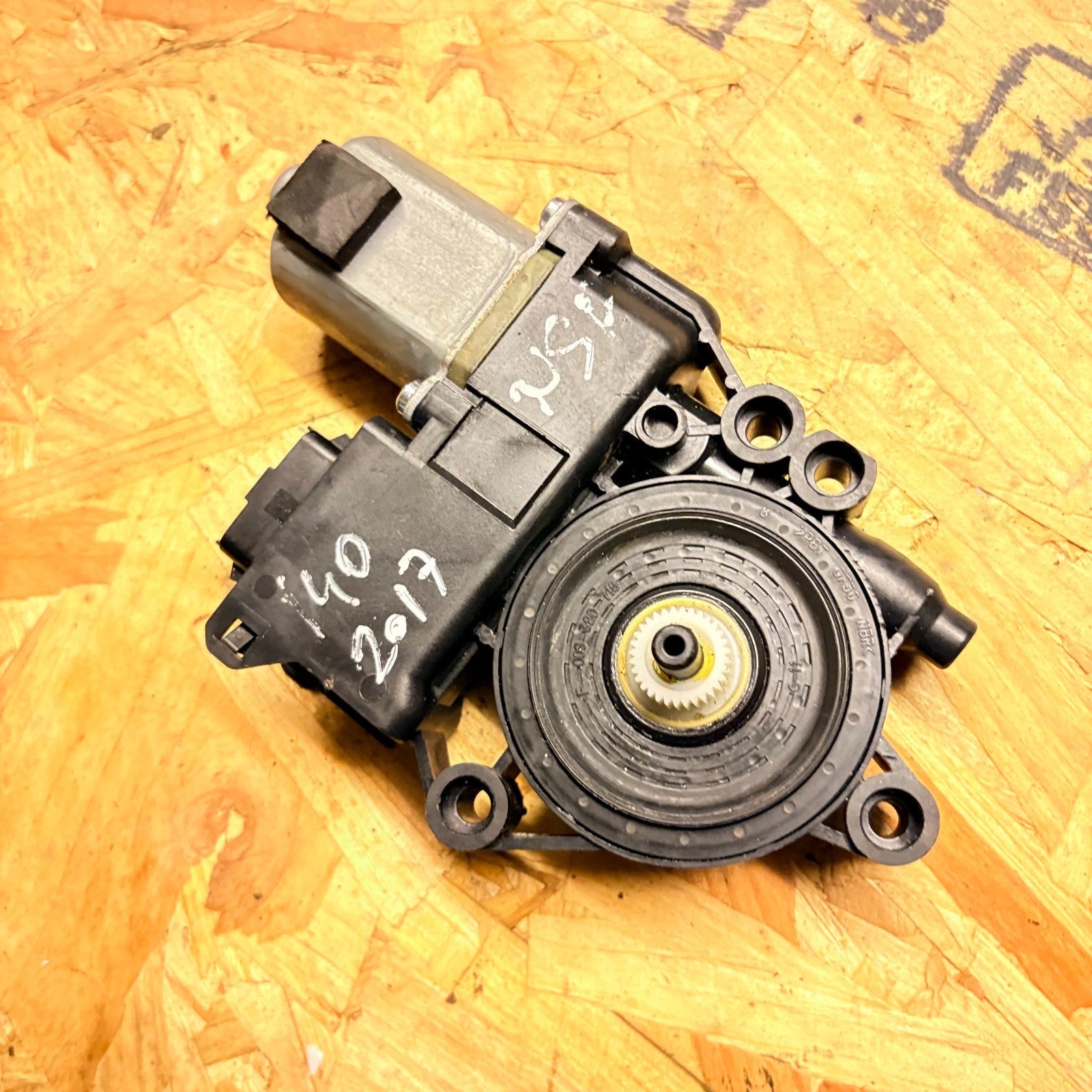 Hyundai i40 2011-2019 Front Left Door Electric Window Motor 82460-3Z010