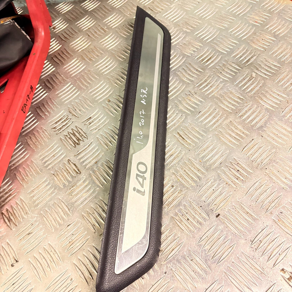 HYUNDAI I40 2017 REAR LEFT SIDE DOOR SILL STEP COVER TRIM