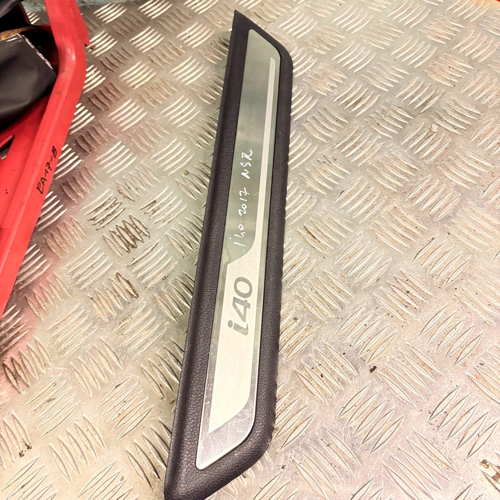 HYUNDAI I40 2017 REAR LEFT SIDE DOOR SILL STEP COVER TRIM