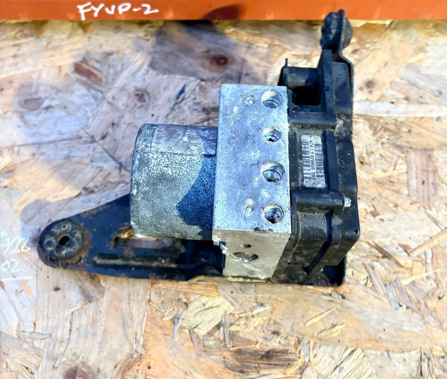 Renault Megane II 2005 ABS Pump ECU Modulator Module Anti-Lock Brake Unit