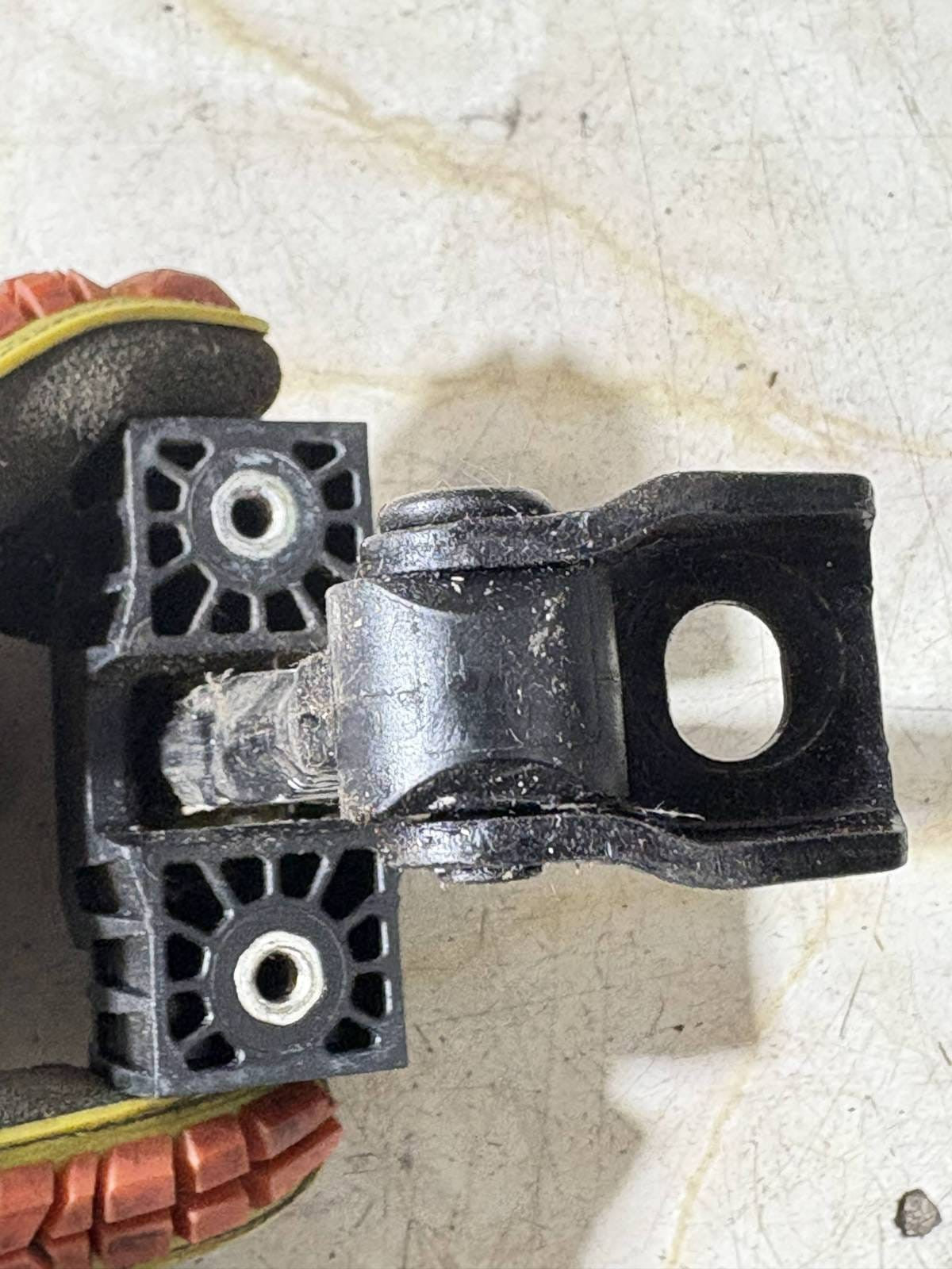 BMW 1 SERIES E87 2007 NEARSIDE LEFT FRONT DOOR CHECK STRAP 7176809 O5256