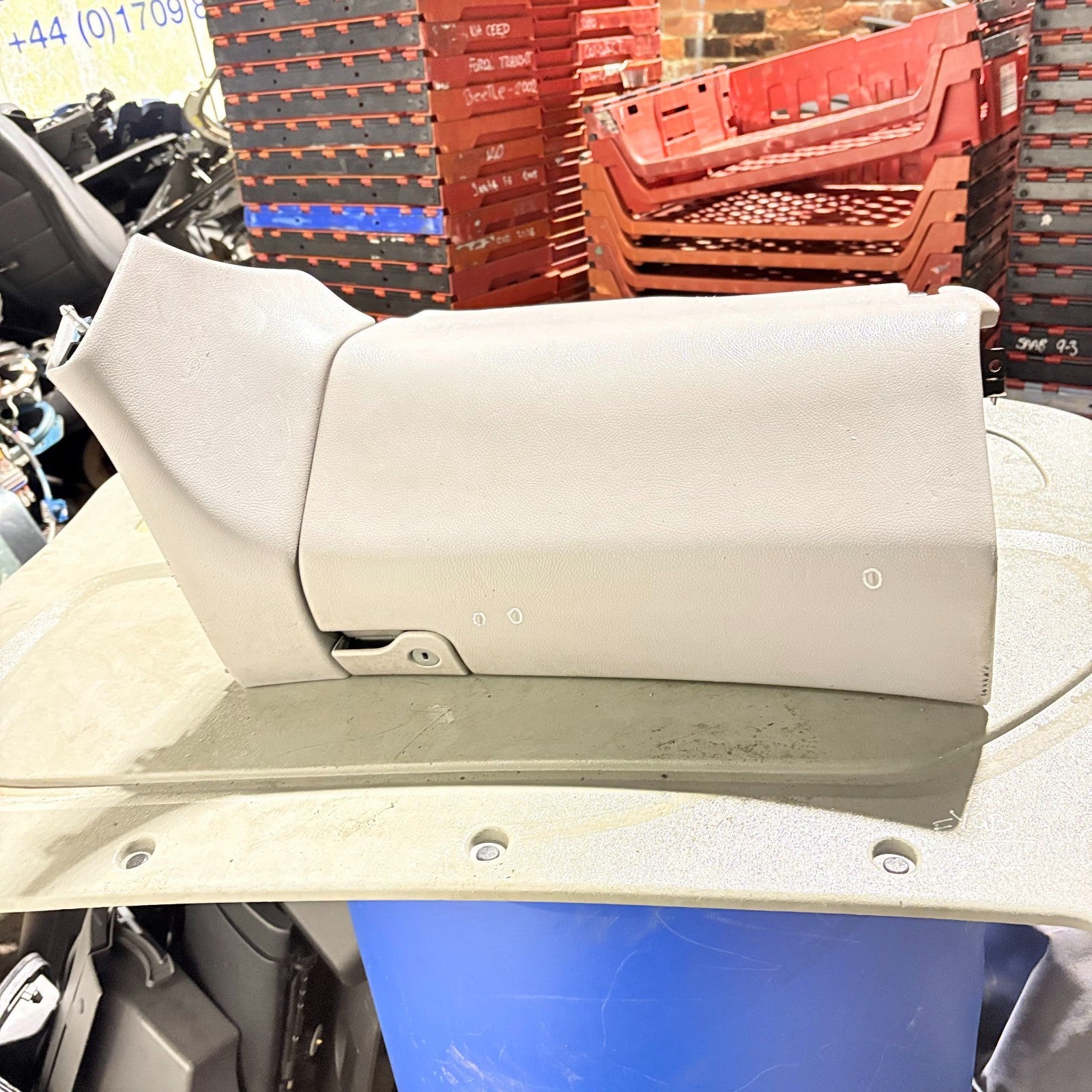 2003 MERCEDES BENZ C CLASS GLOVEBOX