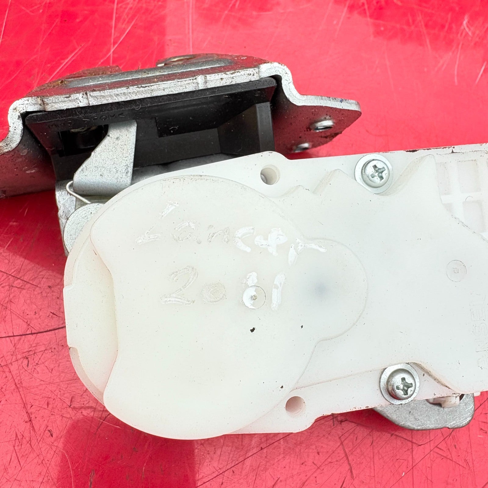MITSUBISHI LANCER 2011 BOOT CATCH