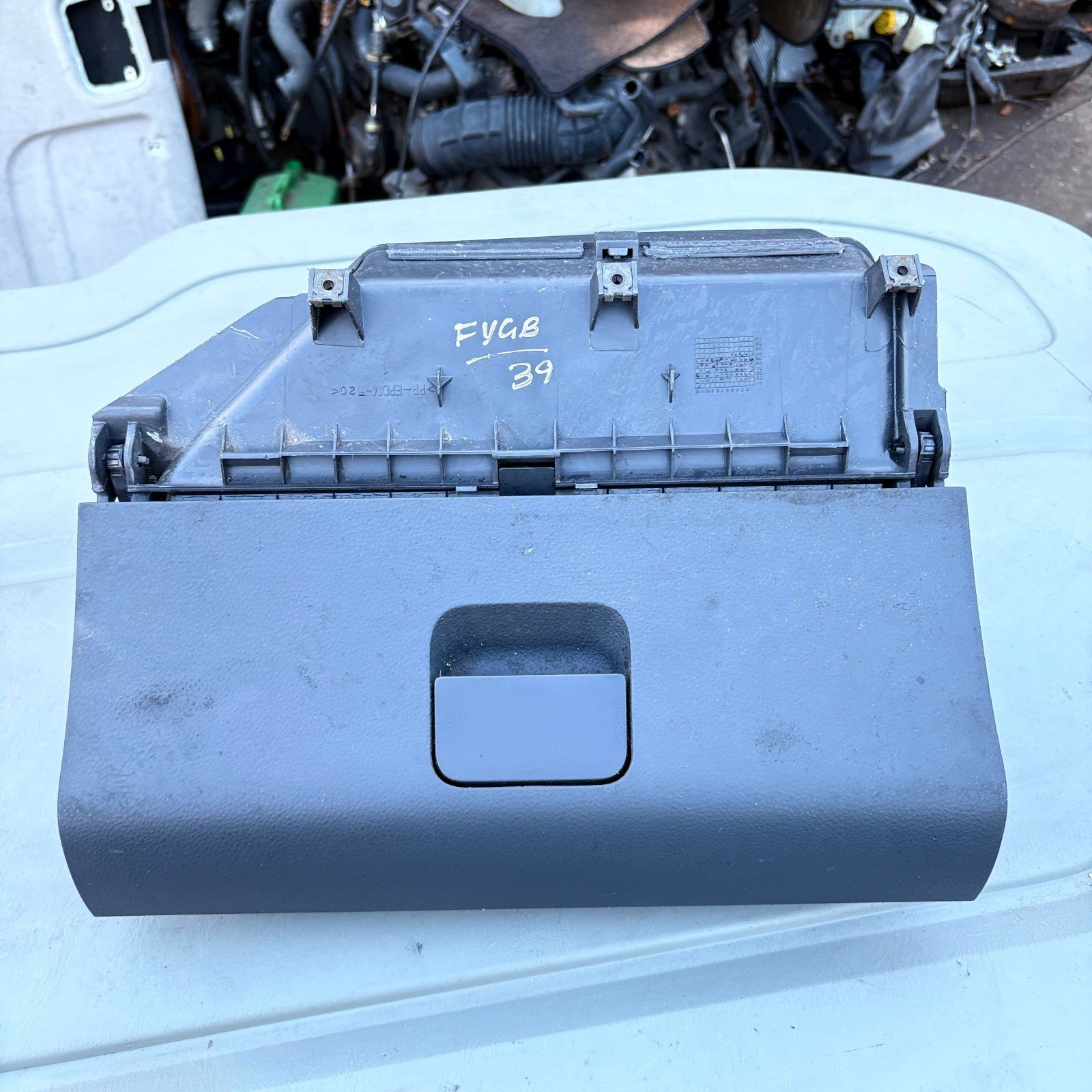 VOLKSWAGEN POLO 9N 2005-2009 MK4 GLOVE BOX. STORAGE COMPARTMENT 6Q2 857 101D