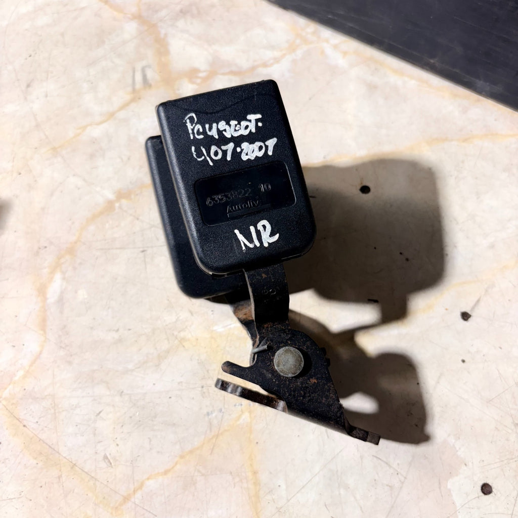 PEUGEOT 407 SEAT BELT BUCKLE REAR TWIN CENTRE MIDDLE 2004-2010