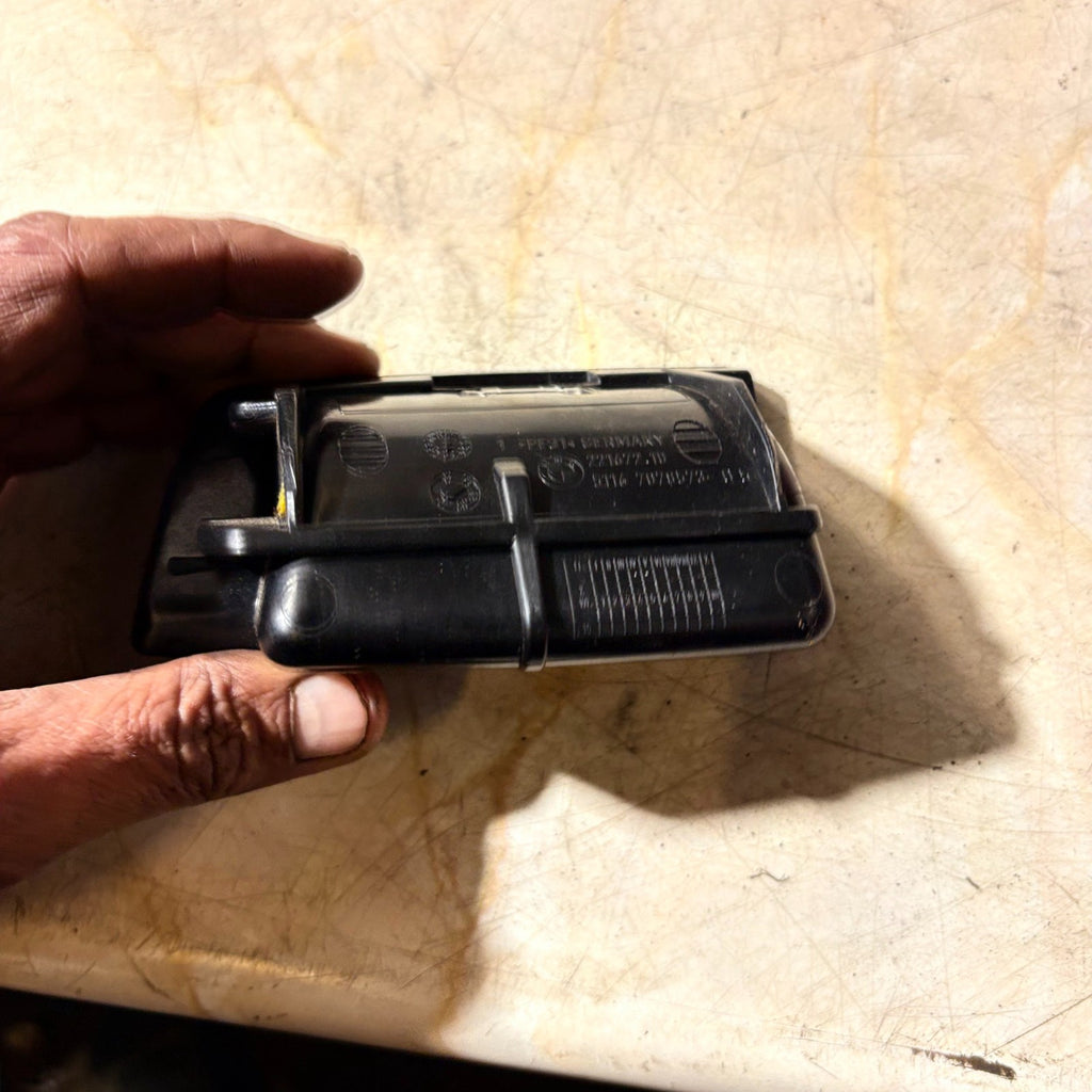 BMW ASHTRAY INSERT 22167210 2011