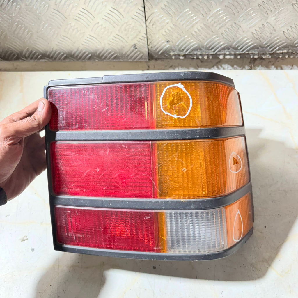 Ford Scorpio Rear Right Side taillight 7R0153374 1988-1993