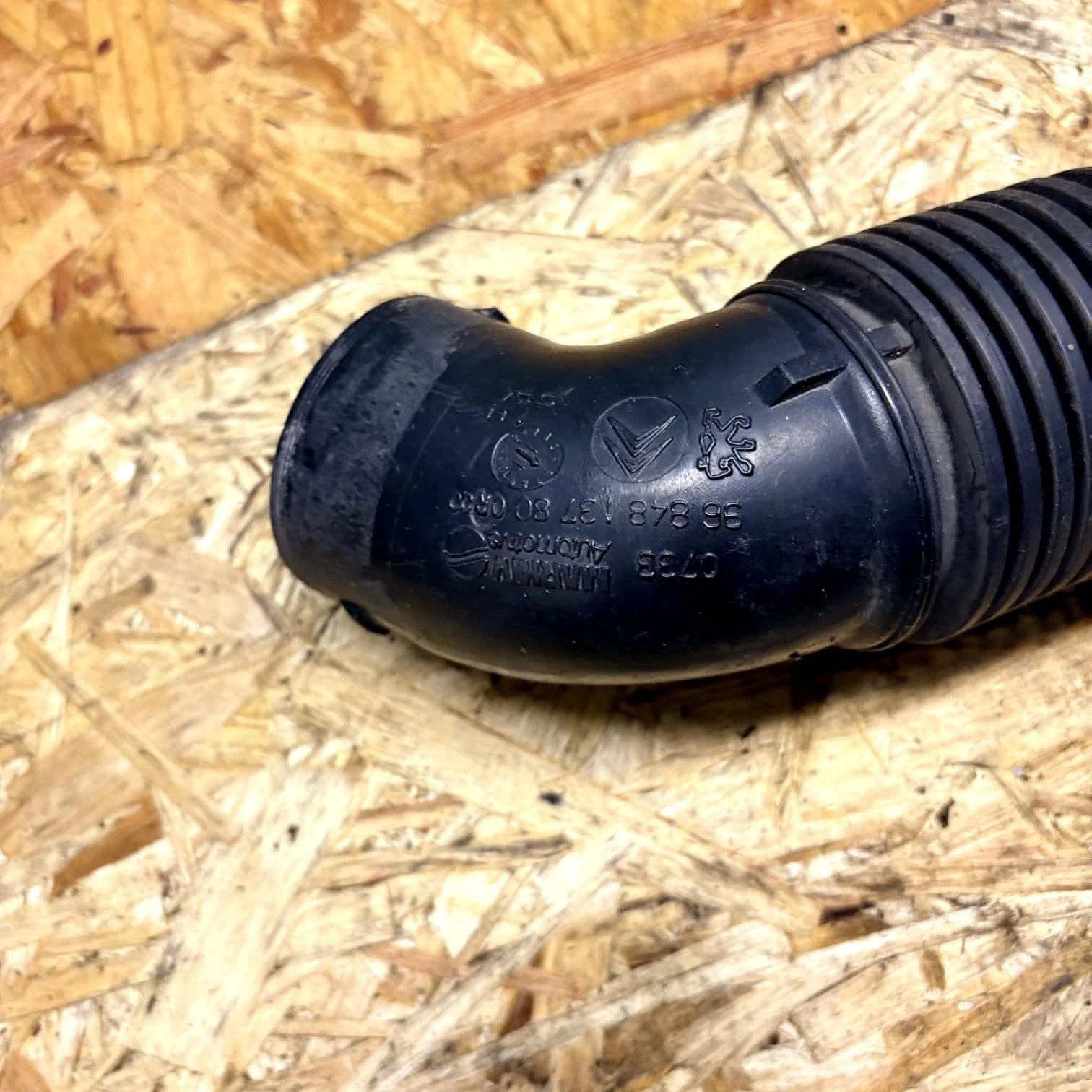 CITROEN DS3 AIR INTAKE PIPE 9684813780 1.6 HDI 9HP 2011