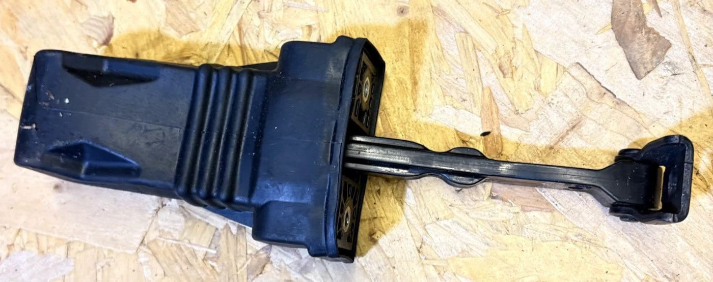 Audi Q5 8R Door Brake Stopper Check Strap Driver Front 8R0839249 2016