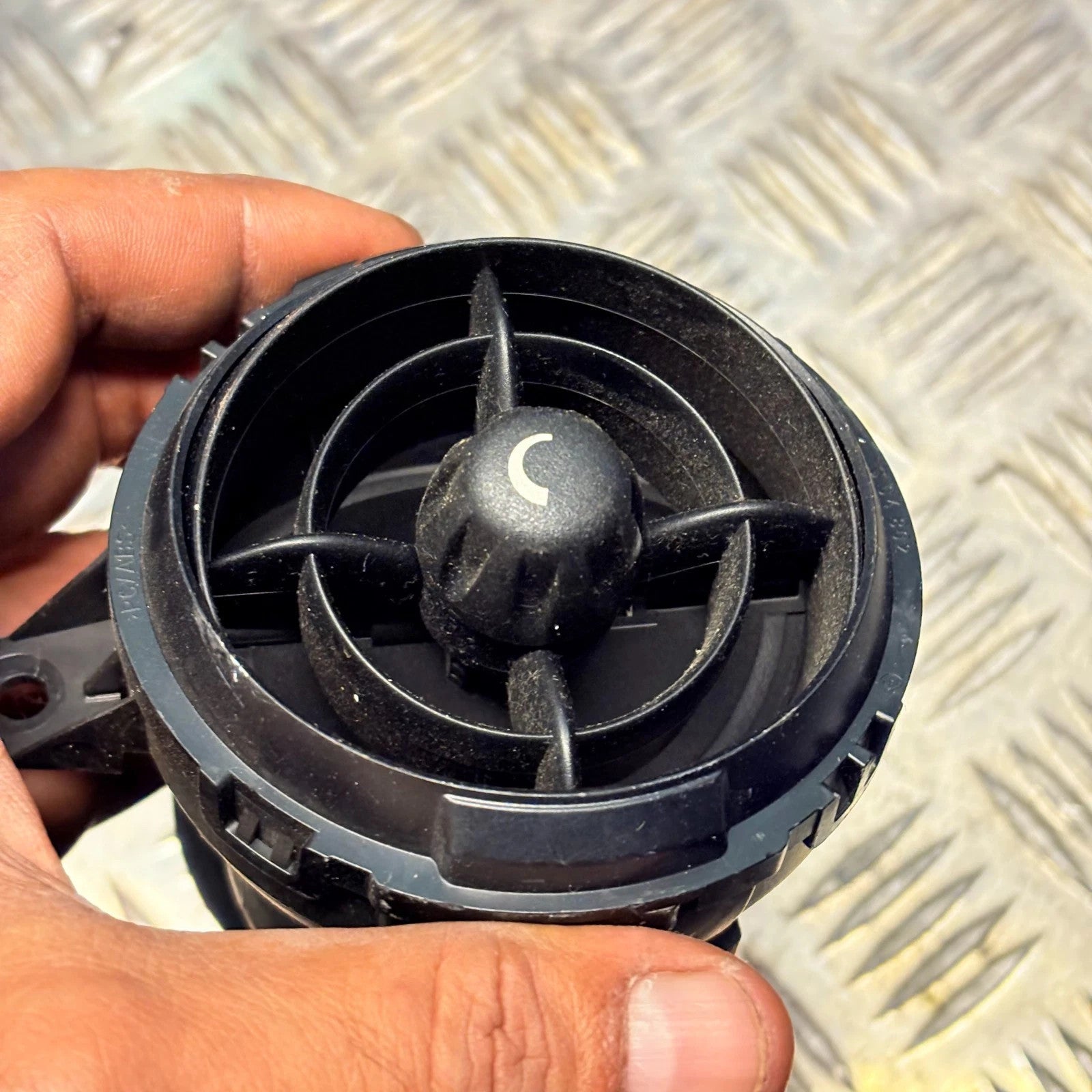 MINI Cooper R55-R59 AC Heater Dash Air Vent Centre Left 2007-2015 2754451