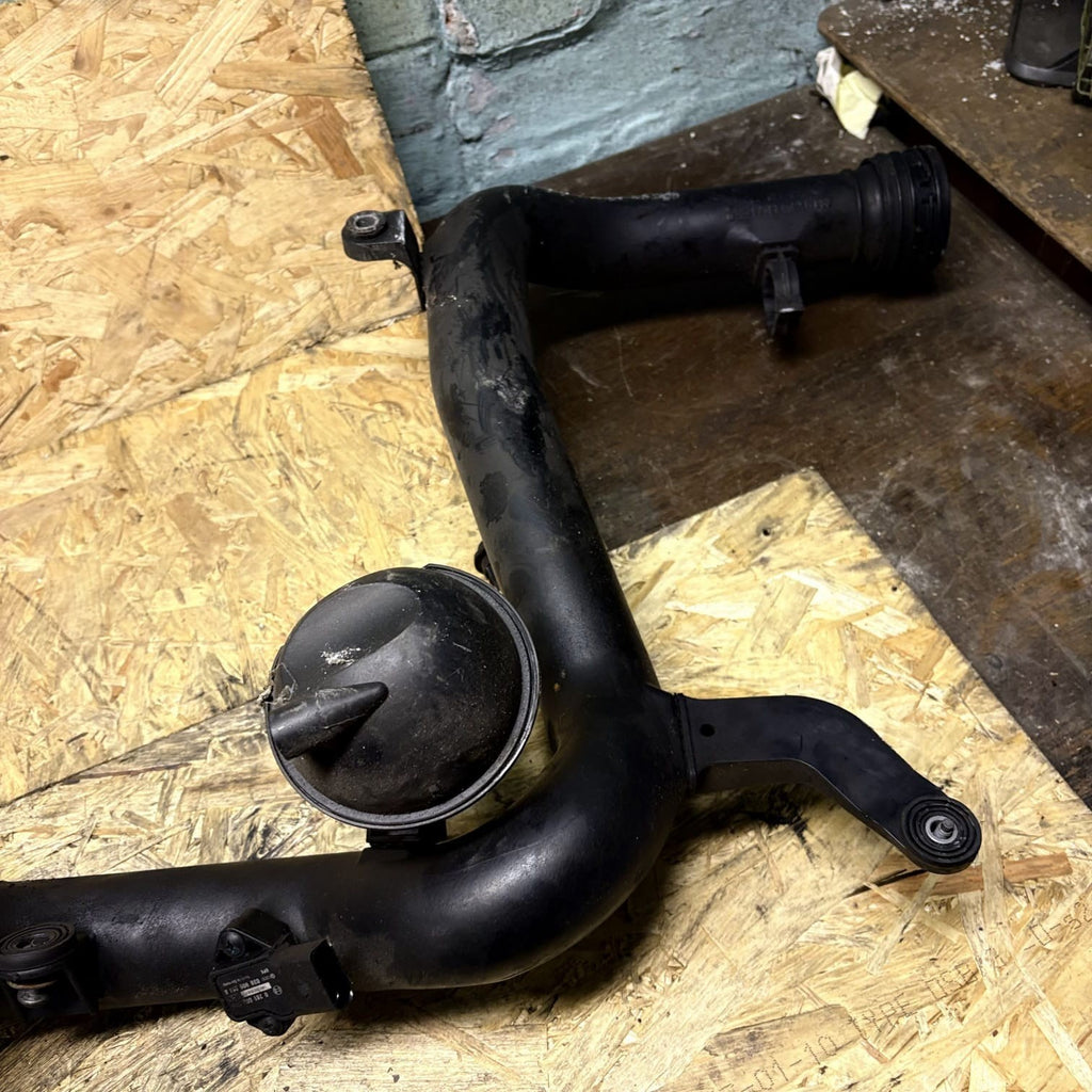 VW GOLF MK5 INTERCOOLER PIPE AIR HOSE 1K0145762AA 1.9 TDI BXE 2012