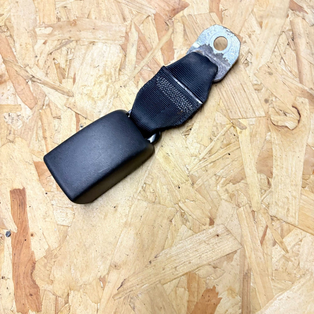 TOYOTA AYGO 107 (05-14) REAR RIGHT SEAT BELT STALK E034501