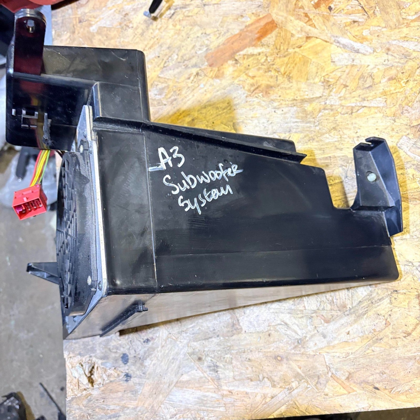 Audi A3 1998 Subwoofer System 8l0035381, 49134 10291/03