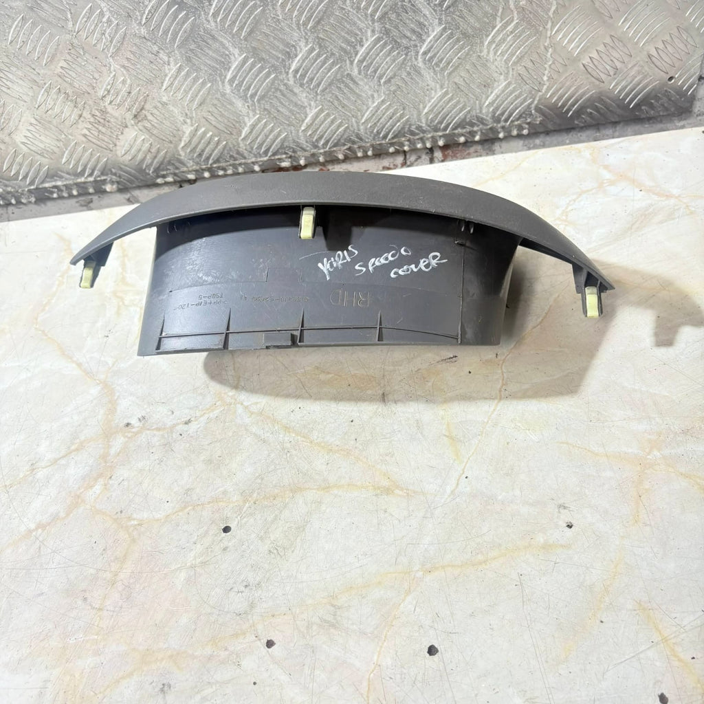 TOYOTA YARIS MK1 SPEEDOMETER CLUSTER SURROUND PANEL 1999-2005 55411-52020
