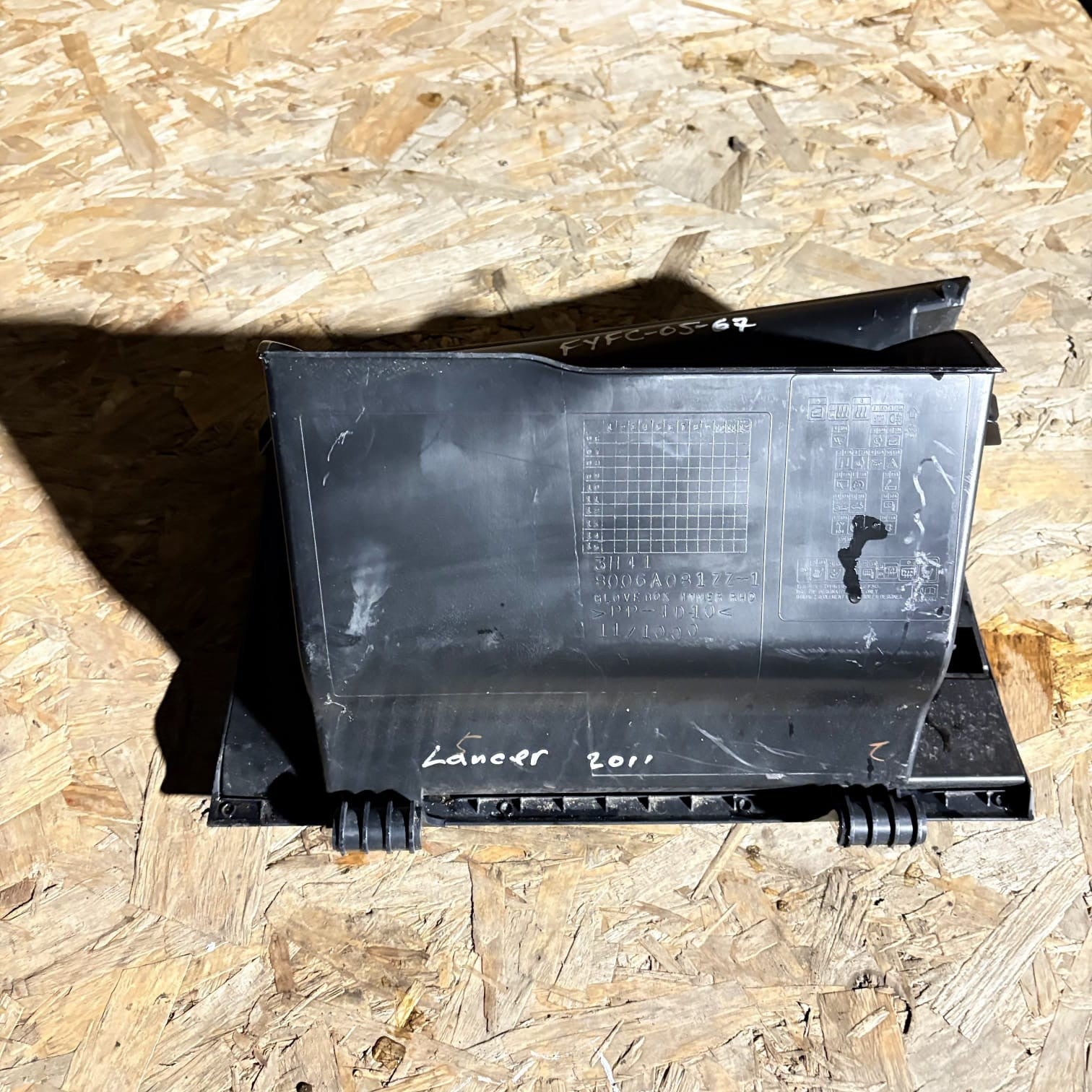 2011 MITSUBISHI LANCER GLOVE BOX STORAGE COMPARTMENT 8006A081ZZ-1
