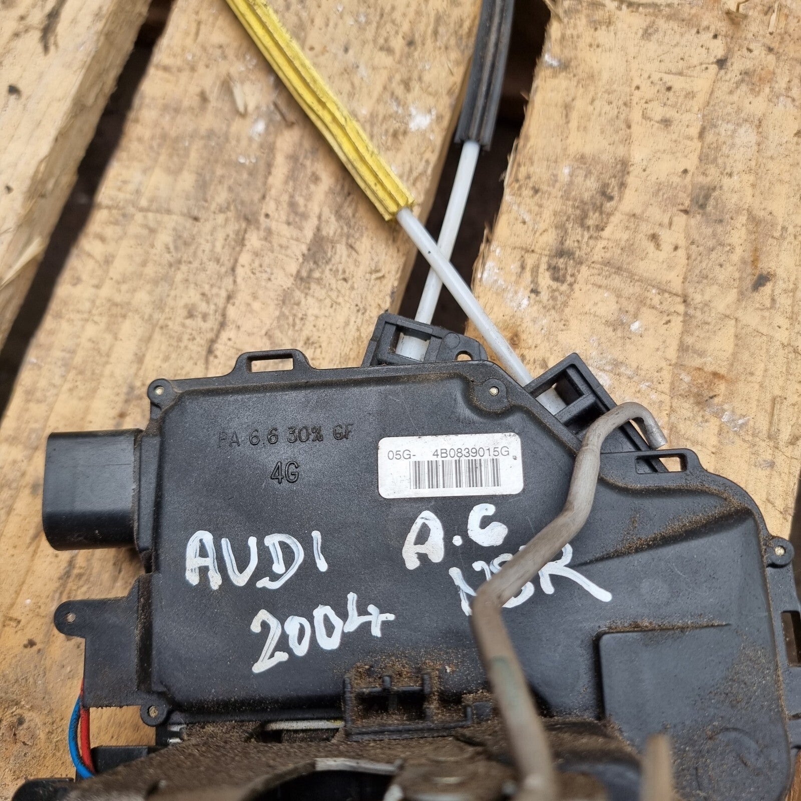 AUDI A6 C5 1997-2004 REAR LEFT PASSENGER SIDE DOOR LOCK 4B0839015G