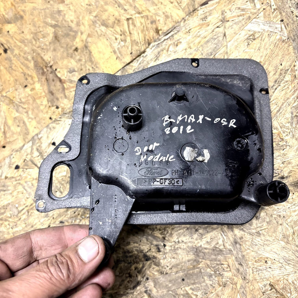 FORD B-MAX ZETEC REAR TRIM AV11-14C522 OSR 2012