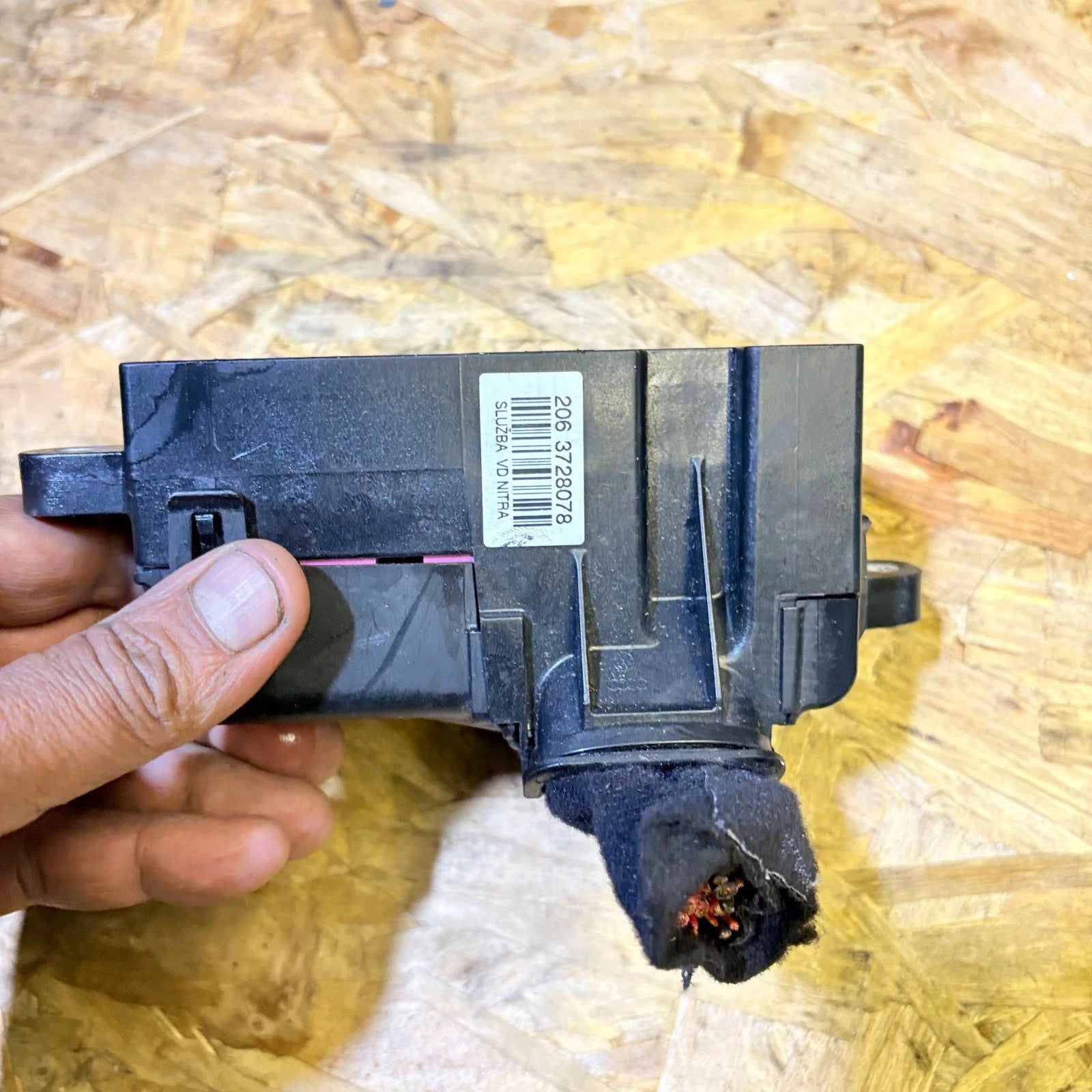 SKODA OCTAVIA MK3 FUSE RELAY BOX ENGINE BAY 2012-2015