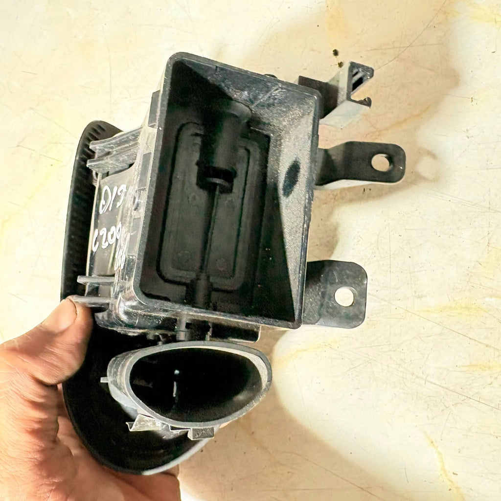 Mercedes C-Class drivers side dash air vent assembly (2000-2006)