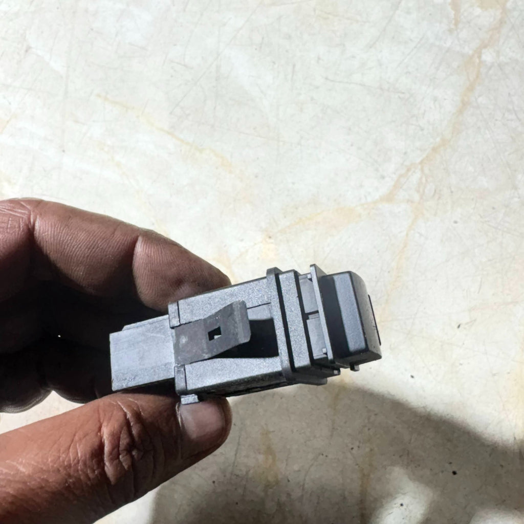 Skoda Superb Mk1 2001?2008 Heated Rear Window Demister Switch 3U0959621A