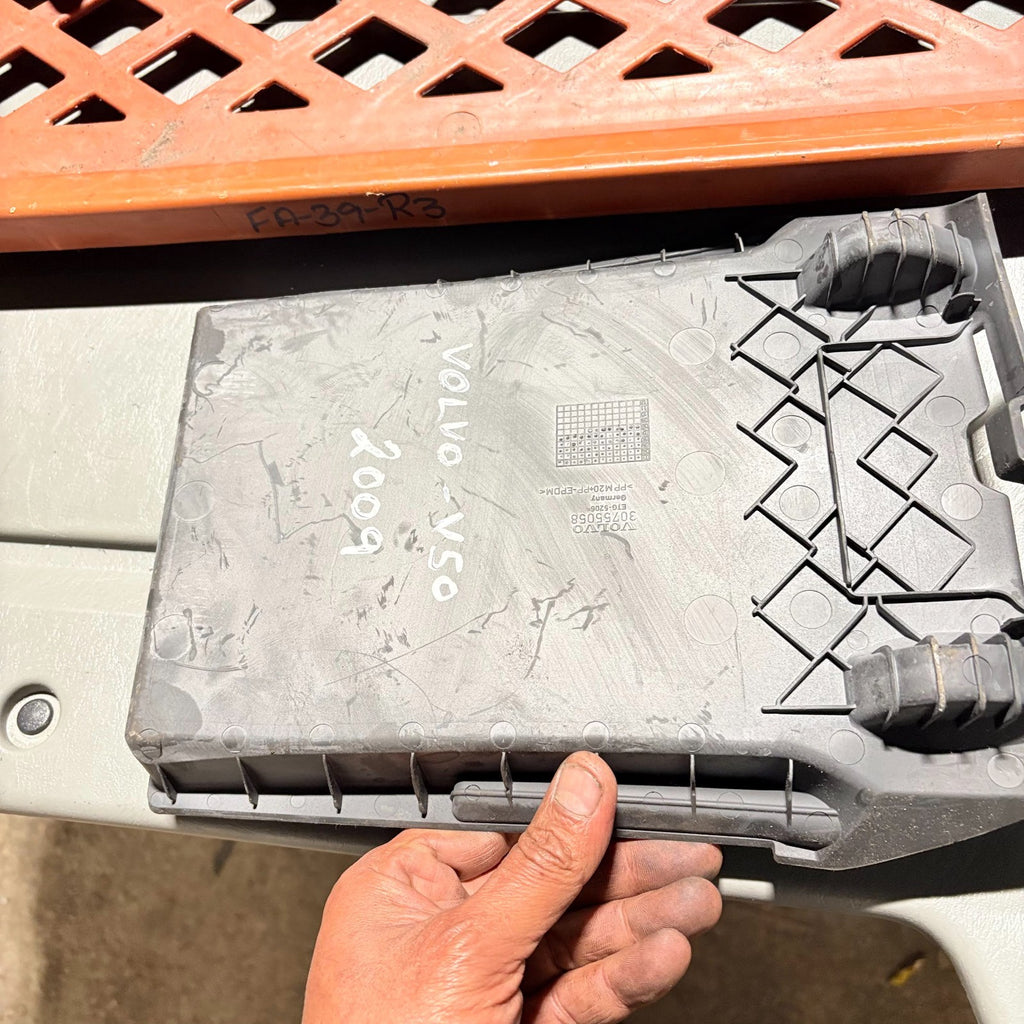 VOLVO V50 2004-2012 Glove Box Rubber Mat Tray Insert Charcoal 30755058