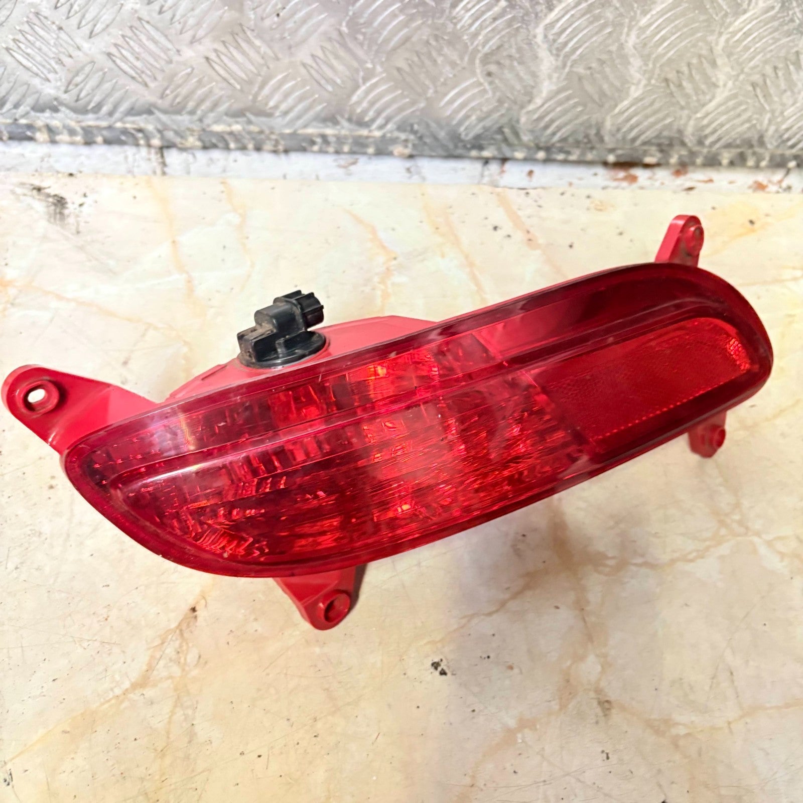 O/S (DRIVER) REAR BUMPER REFLECTOR/LIGHT-KIA RIO 2014
