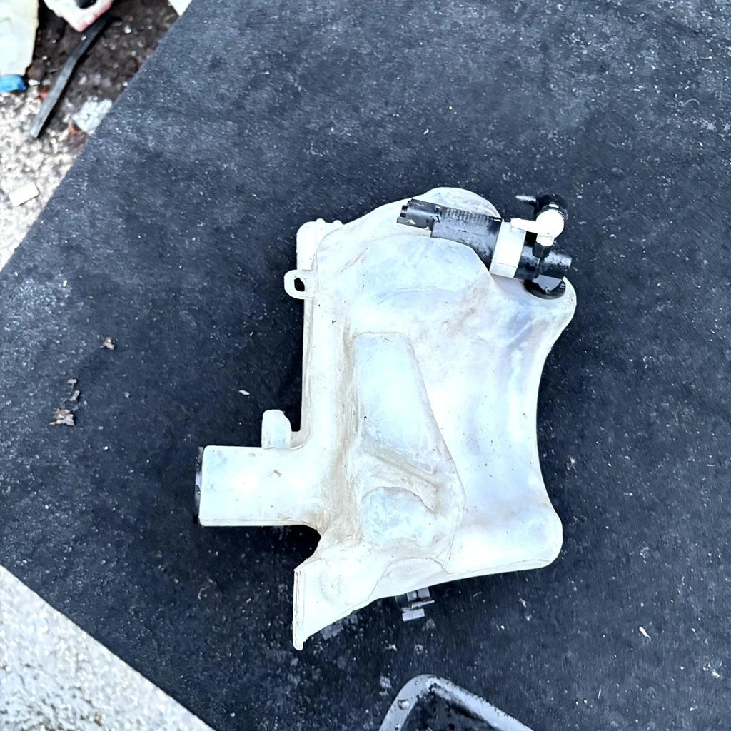 9681860980 21276900 9659433880 21276001 Citroen Windshield Wash UK152810573 2008