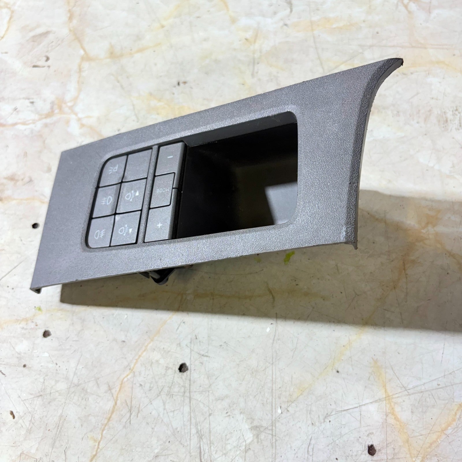 2006 FIAT IDEA HEADLIGHT ADJUSTER AND FRONT AND REAR FOG LIGHT SWITCH 12000397