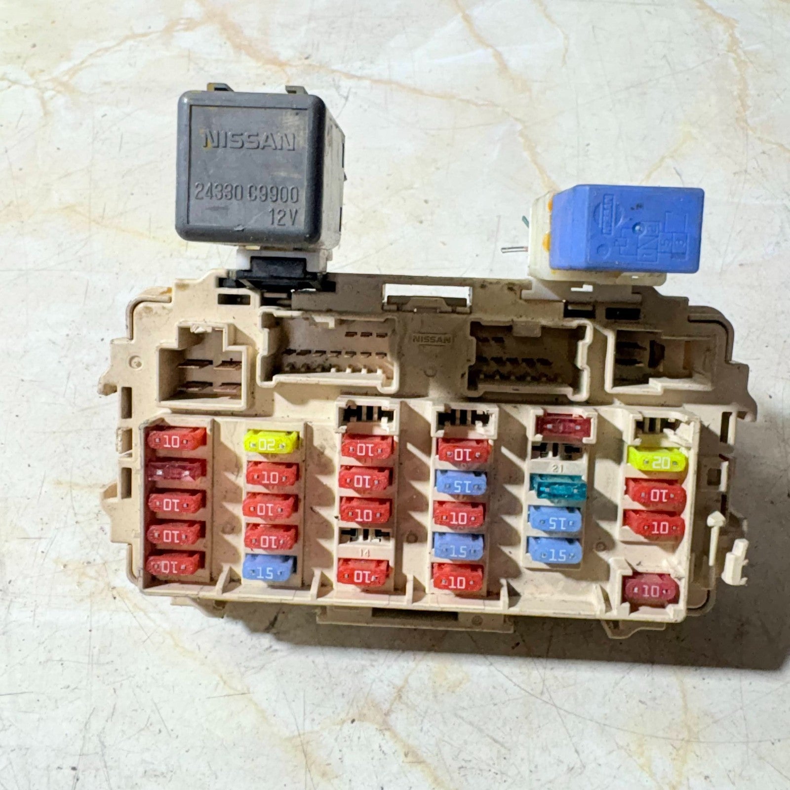 NISSAN X-TRAIL 2001-07 UNDER BONNET FUSE BOX BOARD