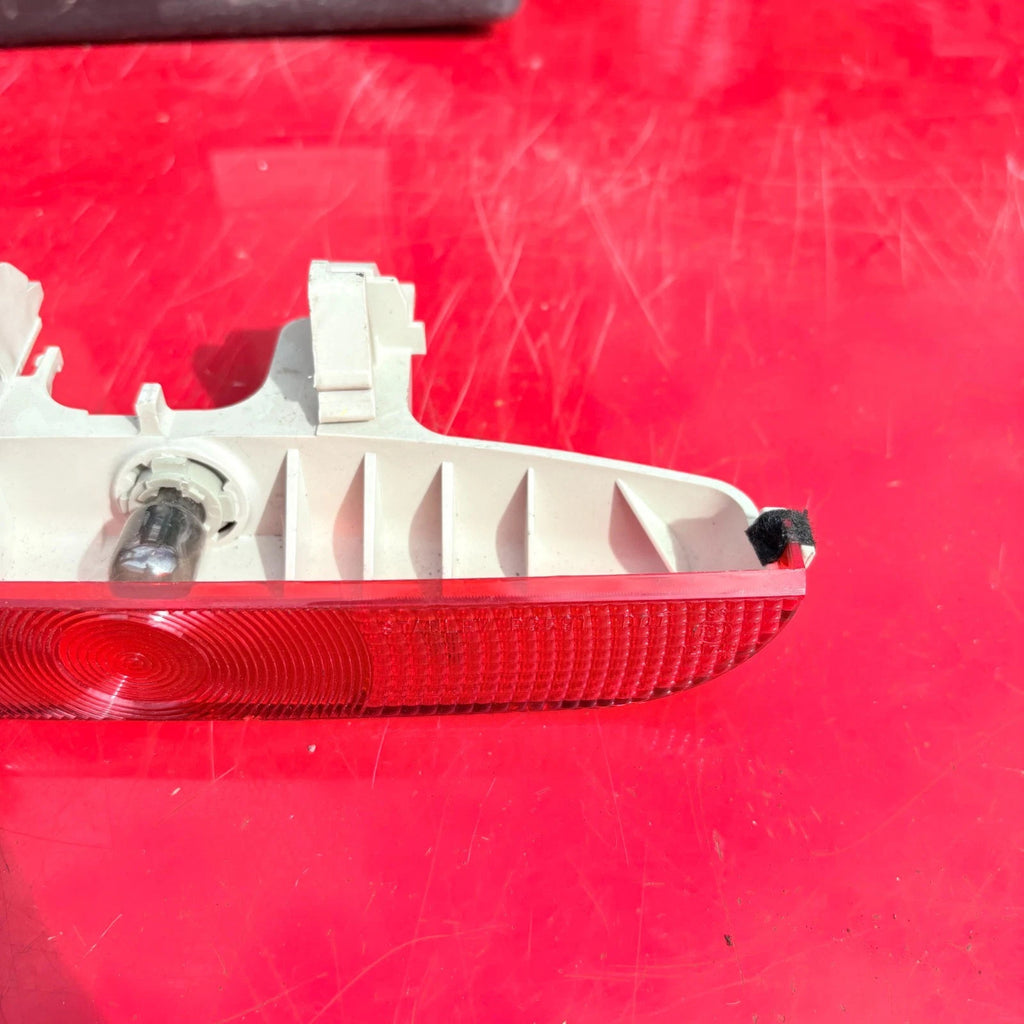 MAZDA 3 2003-2009 REAR CENTRE HIGH MOUNT THIRD BRAKE LIGHT LAMP ASSEMBLY P3591